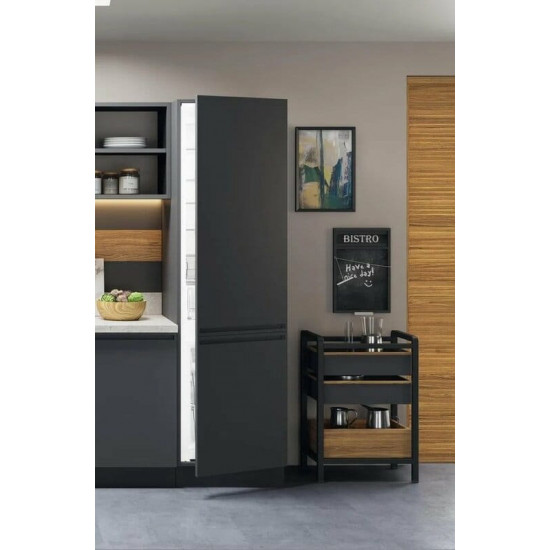 Вбудований холодильник Hotpoint-Ariston HAC20T321