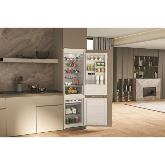 Вбудований холодильник Whirlpool WHC18D011C1 SF